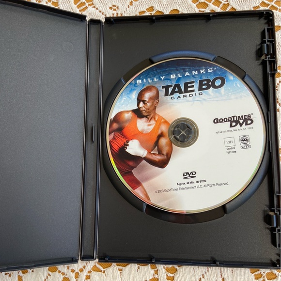 2 Y2K Workout DVDs: Resistance Cord Workout and Billy Blanks' Tae Bo Cardio - Picture 8 of 10